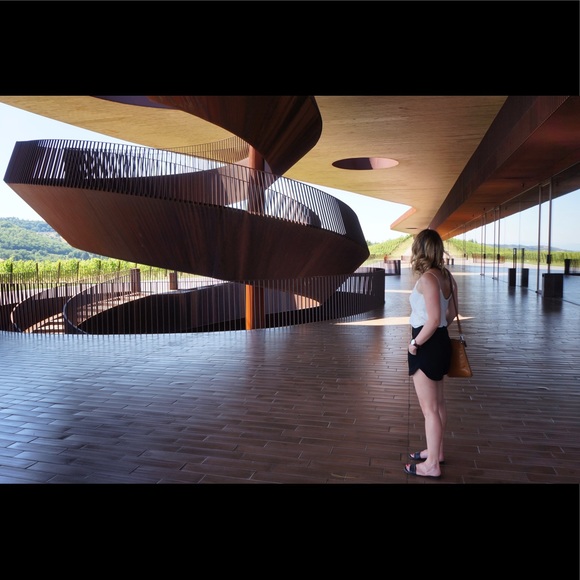 Meet your Posher, Marie from Quebec - Picture 2 of 2